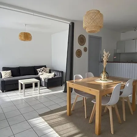 Διαμέρισμα Grand T2 Proche De La Plage Avec Terrasse Ensoleillee *